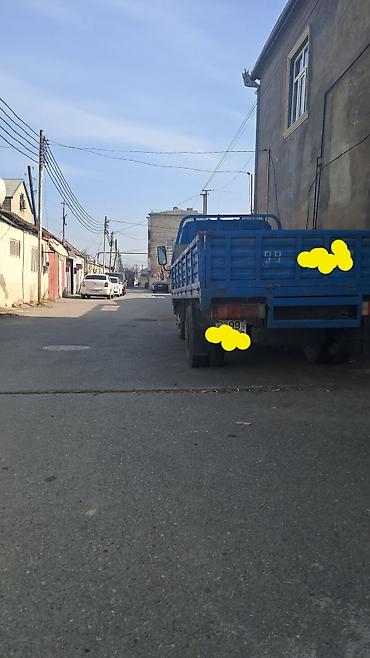 Yük maşınları: Yük daşıma üçün kiçik tonnajlı yük maşını. Xüsusiyyətlər: - Rəng — 4