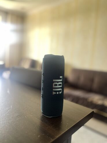 Səsgücləndiricilər, qulaqlıqlar və mikrofonlar: Original JBL Sevilladan alınıb 120 euro a Endirim olar Yaxşı