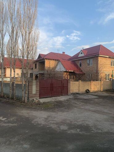 Продажа домов: Дом, 120 м², 5 комнат, Агентство недвижимости, Старый ремонт