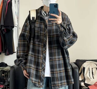 брендовые вещи оригинал: Мужская рубашка в клетку, свободный крой (оверсайз). - Цветовая гамма at lalafo.kg брендовые вещи оригинал: Мужская рубашка в клетку, свободный крой (оверсайз). - Цветовая гамма