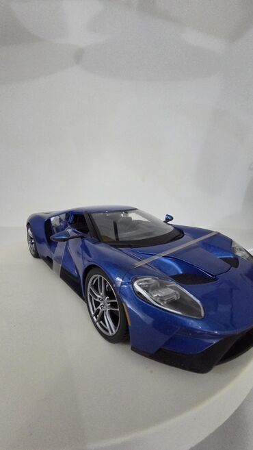 Модели автомобилей: Модель автомобиля Ford GT — коллекционная масштабная реплика в синем — 11