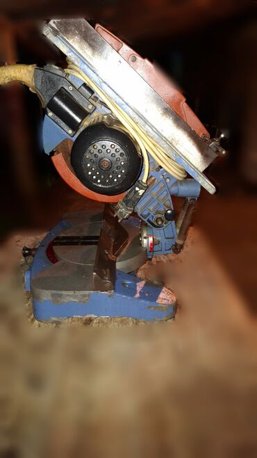 Uqlorezlər: Özçelik marka künc kəsən (mitre) diskli dəzgah - Material: ağac, MDF — 5