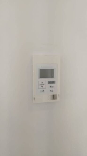 Ofislər: Nəsimi rayonu, "Səməd Vurğun" bağı və "Port Baku" yaxınlığında eli — 10