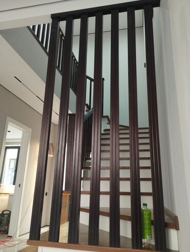 Деревянные лестницы: Деревянная лестница Для дома, Форма лестницы: Много-маршевая, Стиль: Классический — 12