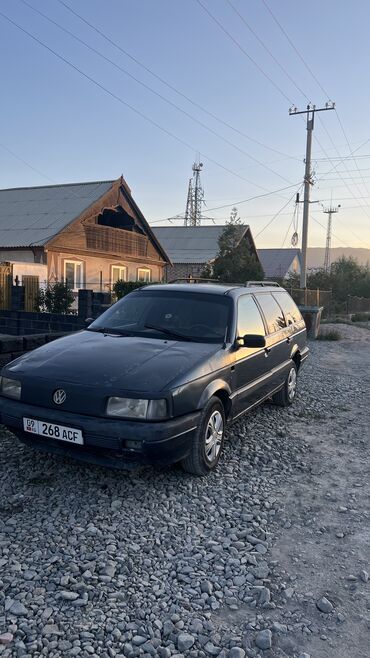 Volkswagen: Volkswagen Passat: 1988 г., 1.8 л, Механика, Бензин, Универсал