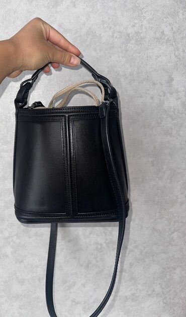 Kişi ayaqqabıları: Qara bucket tipli çanta - Material: hamar teksturalı süni dəri
