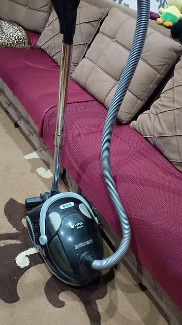 robot pencere silen: Vitek tozsoran – 1800 W(az islenib) - Güclü 1800 W motor: xalça və — 1