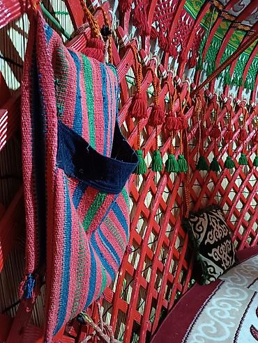 Аренда юрт: Аренда юрты, Каркас Деревянный, 85 баш, С полом, Стол, Стулья — 2