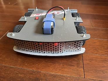 Alətlər: Dörd təkərli, aşağı profilli döyüş/robot yarış avtomobili (RC) – metal — 2
