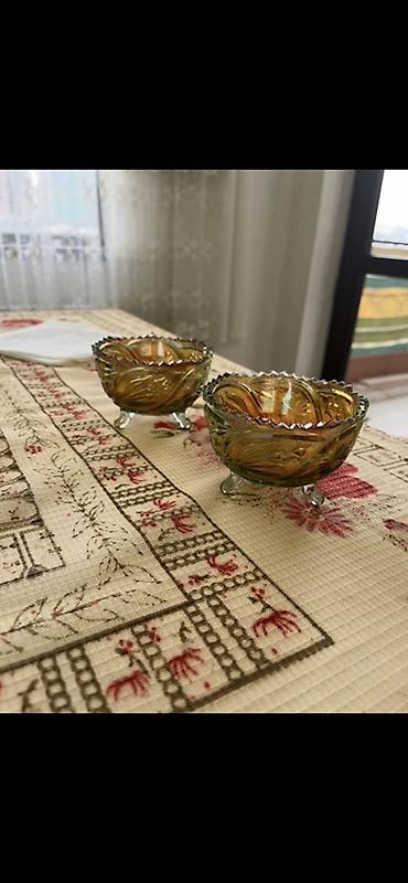 suse qab: Məhsul: Şüşə desert qabları (2 ədəd) Təsvir: - Rəng: Bal/ambar — 1