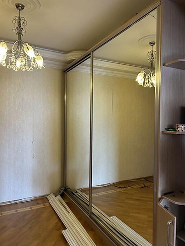 borular: Güzgülü sürgülü qapılı qarderob - Ön hissə: iki böyük güzgü paneli — 3
