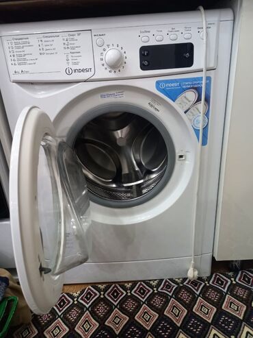 промышленная стиральная машина: Кир жуучу машина Indesit, Колдонулган, Автомат, 6 кг чейин, Компакттуу