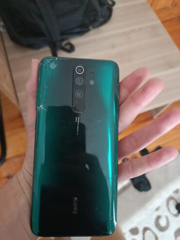 telfonlar işlənmiş: 128 yaddaş 6 ramdir ekran dəyişib arxada çat var qiymətdə razılaşmaq