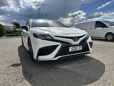 4 vd: Toyota Camry: 2022 г., 2.5 л, Автомат, Бензин, Седан — 2