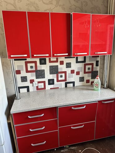 кухонный буфет каракол: Кухонный гарнитур, Буфет, цвет - Красный, Б/у