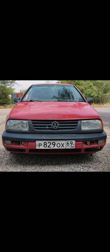 срочно продать машину: Volkswagen Vento: 1992 г., 1.8 л, Механика, Бензин, Седан