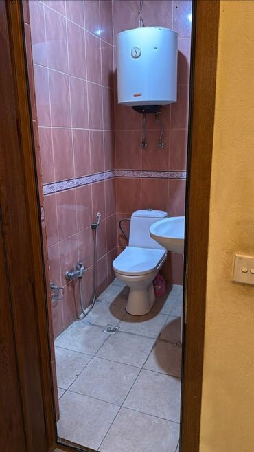 Ofislər: İCARƏYƏ VERİLİR. OFİSTƏHSİL MƏRKƏZLƏRİGÖZƏLLİK SALONU və.s — 5