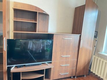 стенку в зал гостиную: Продаю стенку в зал . В хорошем состоянии, не царапанная, не затертая