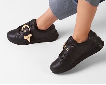keçəl kosa: Versace Jeans Couture orjinaldi
39 razmer
60 manat — 2