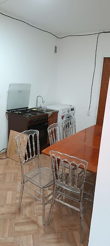 жаны уйлор: Дүкөндөрдү сатуу Турак үйдө, 50 м², Евро оңдоо, Эшиги өзүнчө, 1 кабат — 4