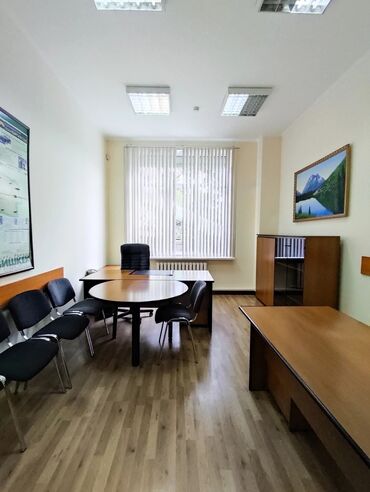 офис в бизнес центре: Сдаю Офис, 300 м², В жилом комплексе, 1 линия, С отдельной кухней, С отдельным входом