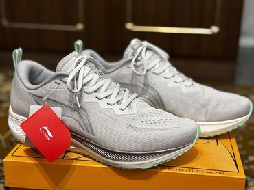 лининг кросовки: Кроссовки с Li-Ning новые с этикеткой . Размер 43 новые не разу не