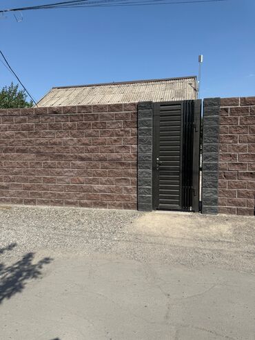 орок продаю дом: Дом, 51 м², 4 комнаты, Риэлтор, Старый ремонт