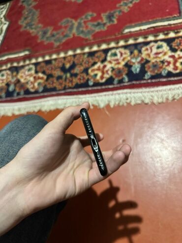 Apple iPhone: IPhone SE 2020, Qara, Qırıq — 5