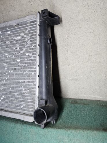 Радиаторы: Радиатор охлаждения двигателя BMW E30, 318i, 1991г.в. Оригинал BEHR — 5