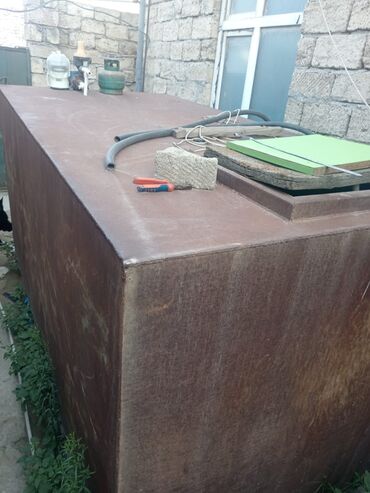 Boçkalar və çəlləklər: Bak, Metal, 10000 l l, İşlənmiş, Ünvandan götürmə