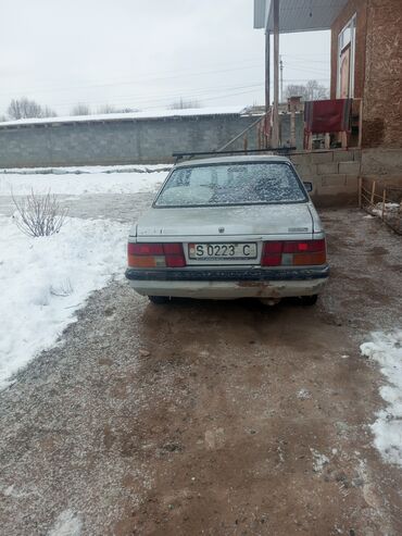 автомобиль mazda 6: Mazda 626: 1983 г., 2 л, Механика, Бензин, Седан