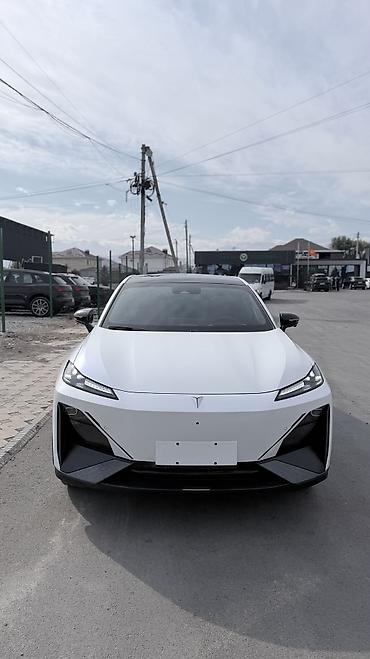 Changan: Changan : 2023 г., 1.5 л, Автомат, Электромобиль, Седан — 3