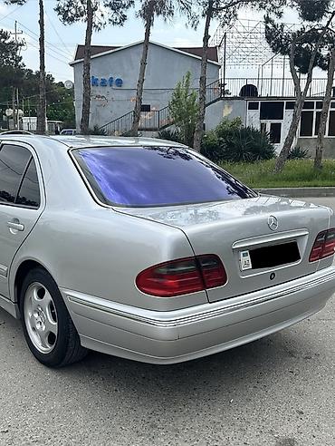 mercedes vito 8 1: Mercedes-Benz E-Class: 2 l | 2000 il Sedan — 3