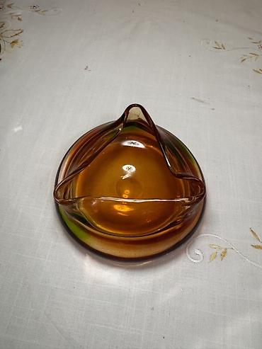 dekor evler: Qədimi Sovet külqabısı Amber rəngli qalın şüşə külqabı - Material — 3