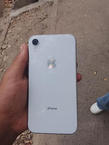 iphone xр: Apple iPhone XR, белый цвет. Основные характеристики: - Экран 6.1" — 1