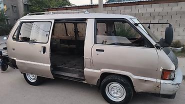 ion машина: Toyota Hiace: 1989 г., 2 л, Механика, Бензин, Минивэн — 3