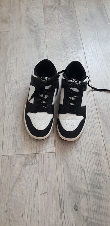 Women's Sneakers and athletic shoes: 40, bоја - Crna — 2