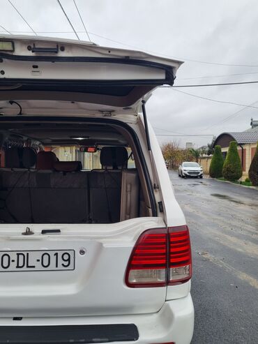 Toyota: Toyota Land Cruiser (100 seriyası) – ağ rəngdə, tam ölçülü 7 yerlik — 13