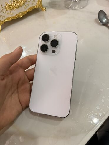 Apple iPhone: IPhone 14 Pro, Б/у, 256 ГБ, Белый, Защитное стекло, 87 % — 1