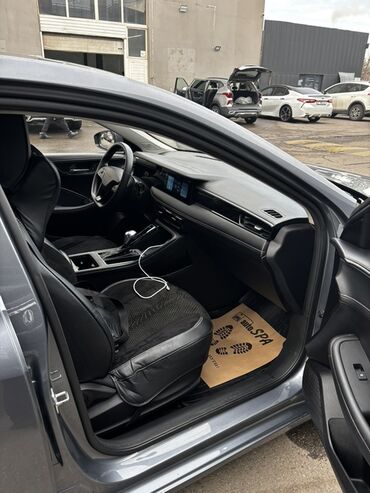 Roewe: Roewe i5: 2023 г., 1.5 л, Автомат, Бензин, Седан — 5