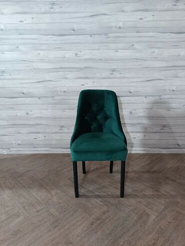 Stolice: 🔹Model stolice - Foteljica dugme
💸Cena 70€ — 12