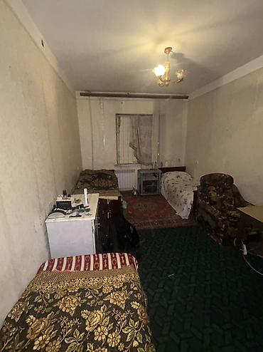 evler bine: Kirayə ev verilir oğlanlar üçün. Adam başı 100 manat. Şəkildəki otaqda — 2