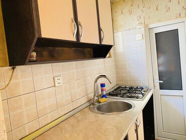 Куплю квартиру: Qaz+su+işıq daimi. İsti su daimi. Telefon xətti mövcuddur. Ev tam