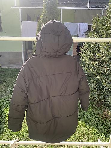 Пуховики и зимние куртки: Черная утепленная парка/пуховик с капюшоном - Цвет: черный, матовый - — 4