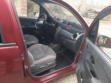 Другие автомобили: Компактный городской хэтчбек, 5 дверей, бордовый цвет. Основные — 8