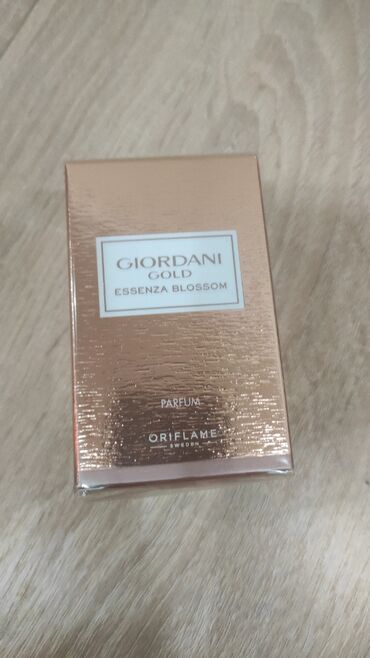 qramla ətirlər: Giordani Gold essenza blossom 
#parfum#oriflame