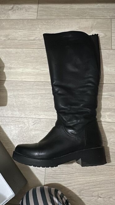 кожанные ботинки: Высокие женские сапоги из чёрной кожи, Турция - Материал: гладкая