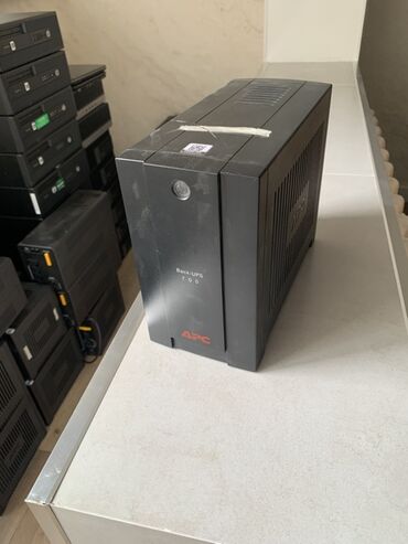 охрана дома: Источник бесперебойного питания APC Back-UPS 700ВА, предназначенный
