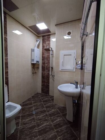 Uzunmüddətli kirayə mənzillər: Qaraçuxur qəsəbəsində 146 nömrəli tam orta məktəbin yaxınlığında — 13