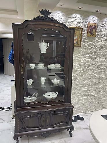 forma ideale vitrine sa staklom: Vitrina od punog drveta sa staklenim izloženim delom – — 1